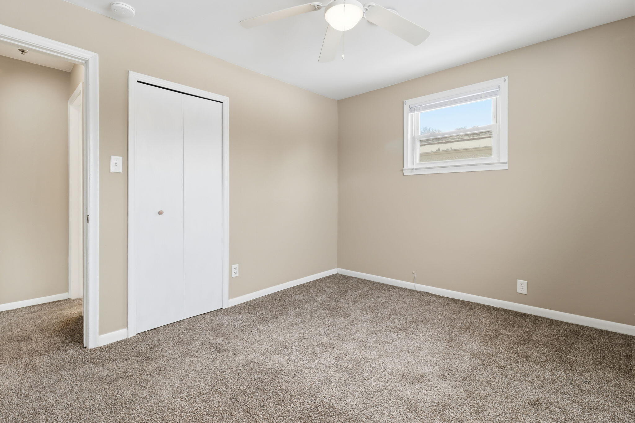 13747 Humphrey Street Southgate, MI 48195 - Photo 29 of 34 24-web-or-mls-IMG_7727 Xavier Bennett