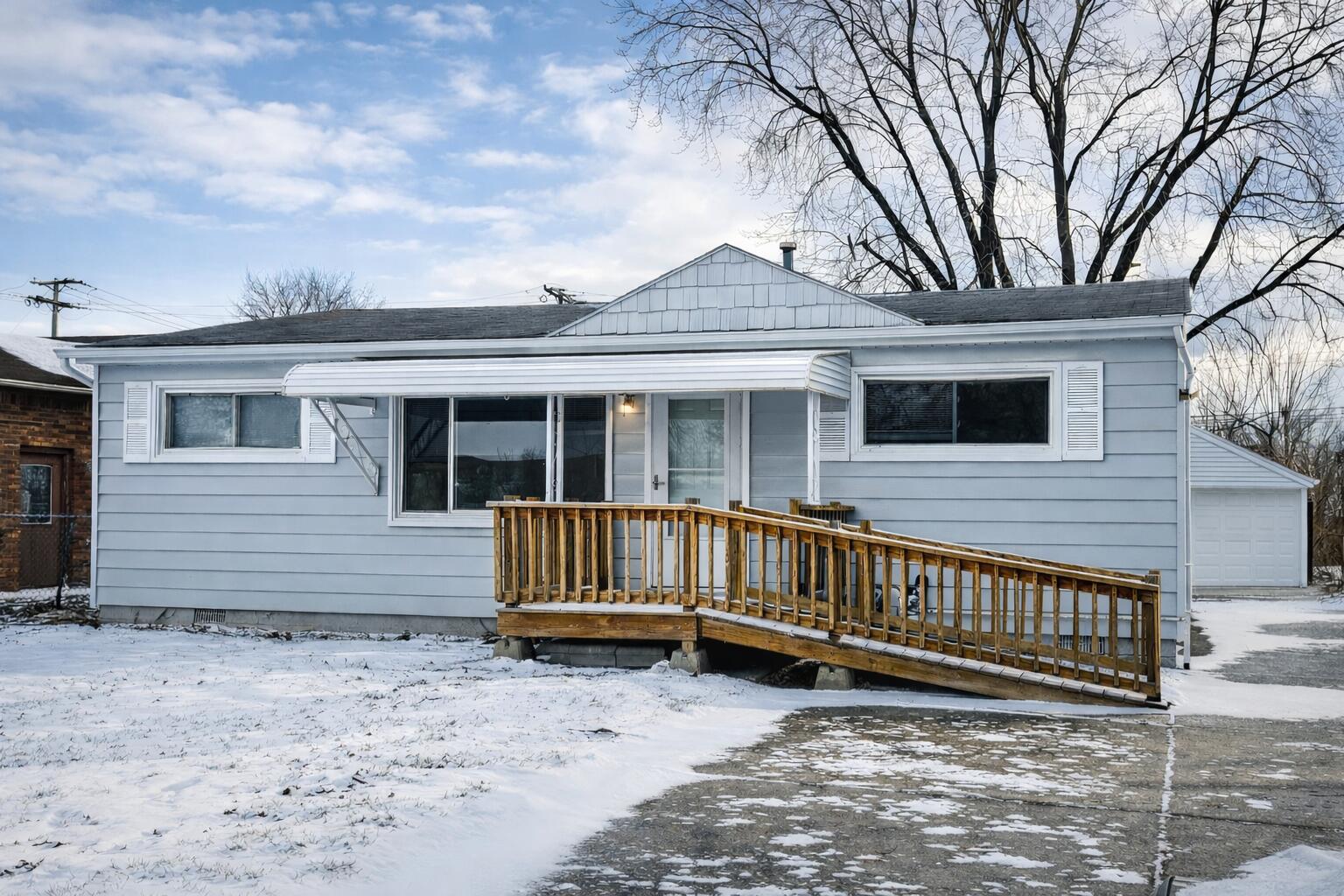 13747 Humphrey Street Southgate, MI 48195 - Photo 3 of 34 HUMPHREY