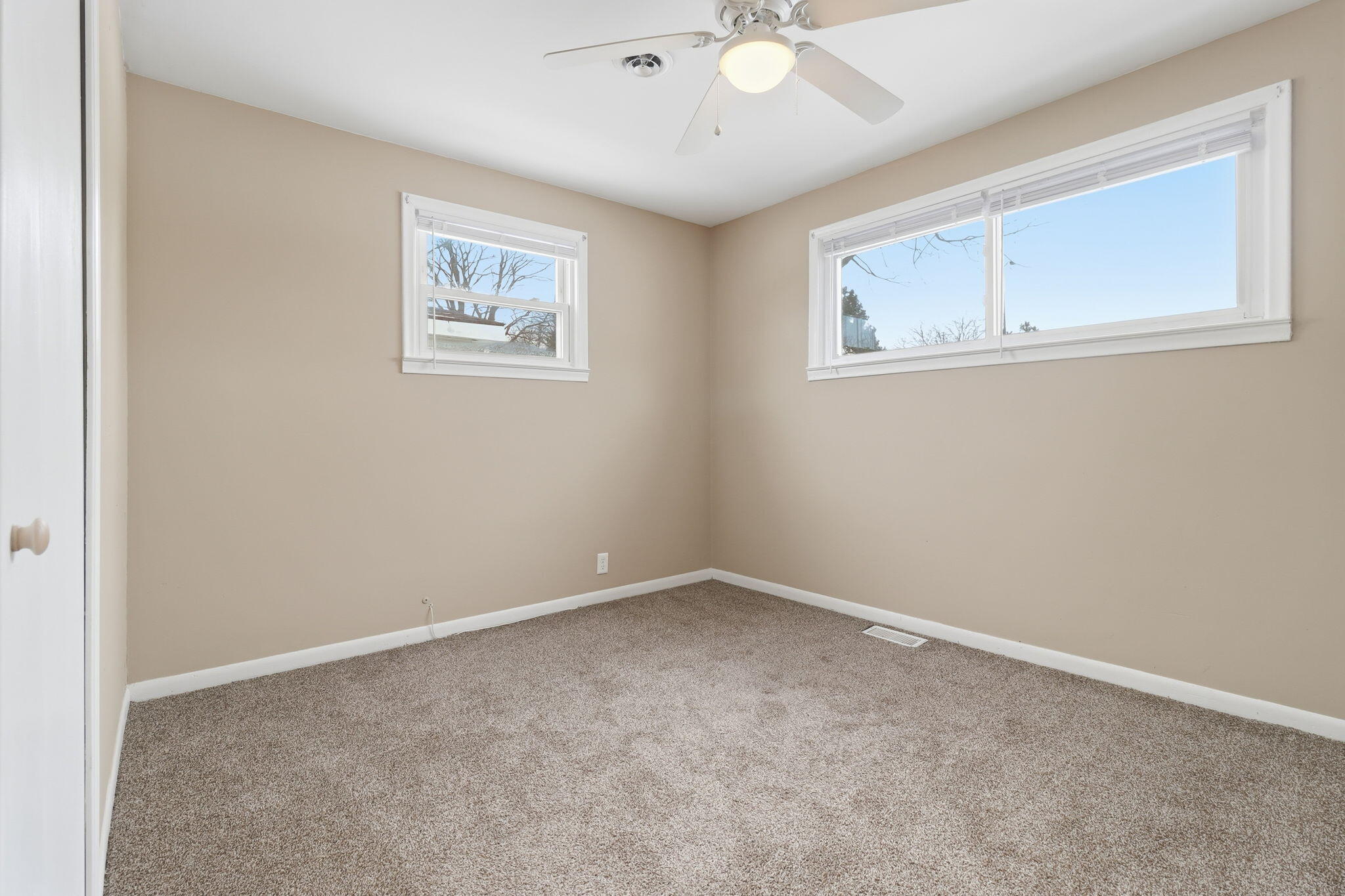 13747 Humphrey Street Southgate, MI 48195 - Photo 31 of 34 25-web-or-mls-IMG_7730 Xavier Bennett