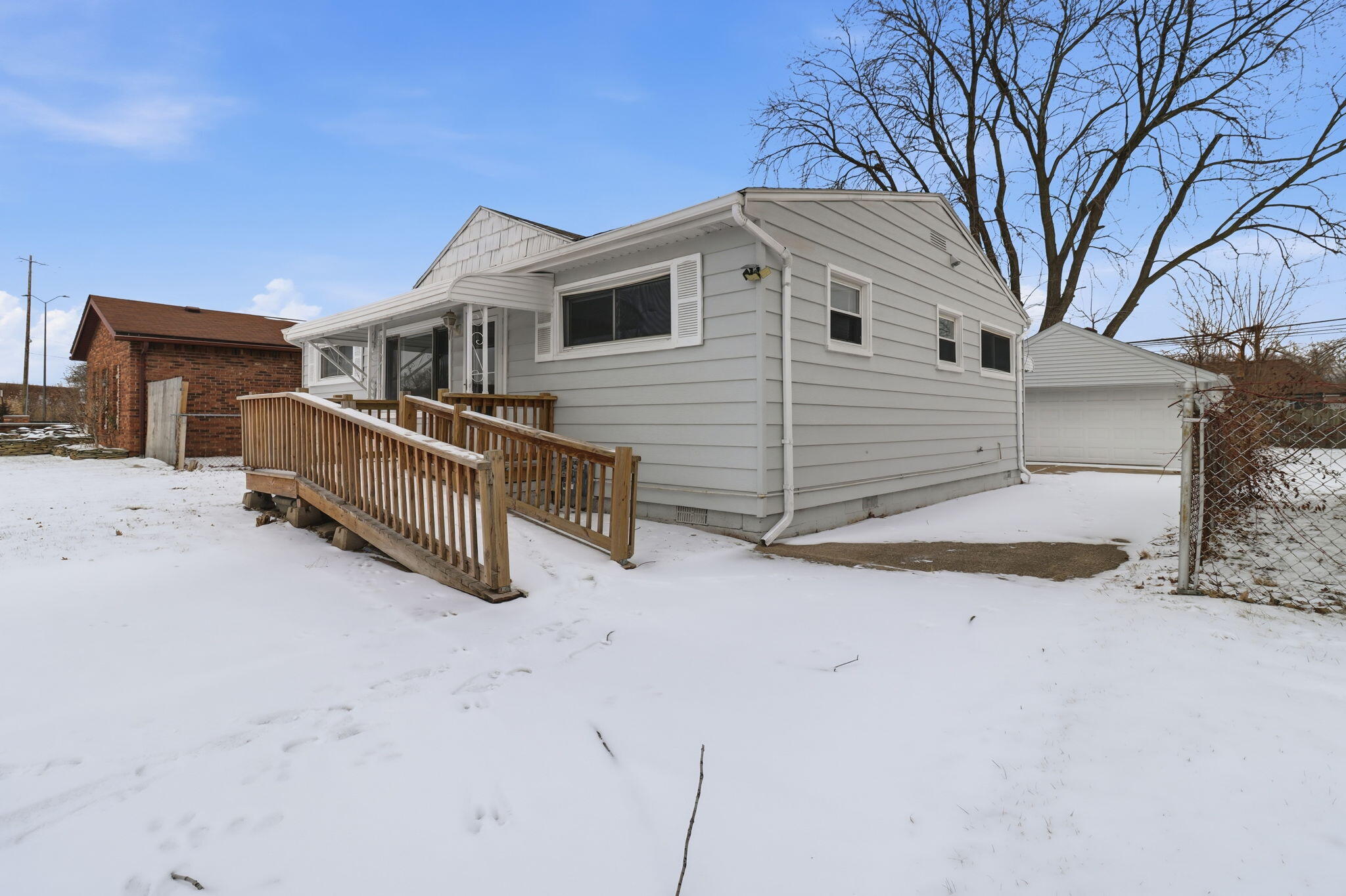 13747 Humphrey Street Southgate, MI 48195 - Photo 4 of 34 3-web-or-mls-IMG_7748 Xavier Bennett