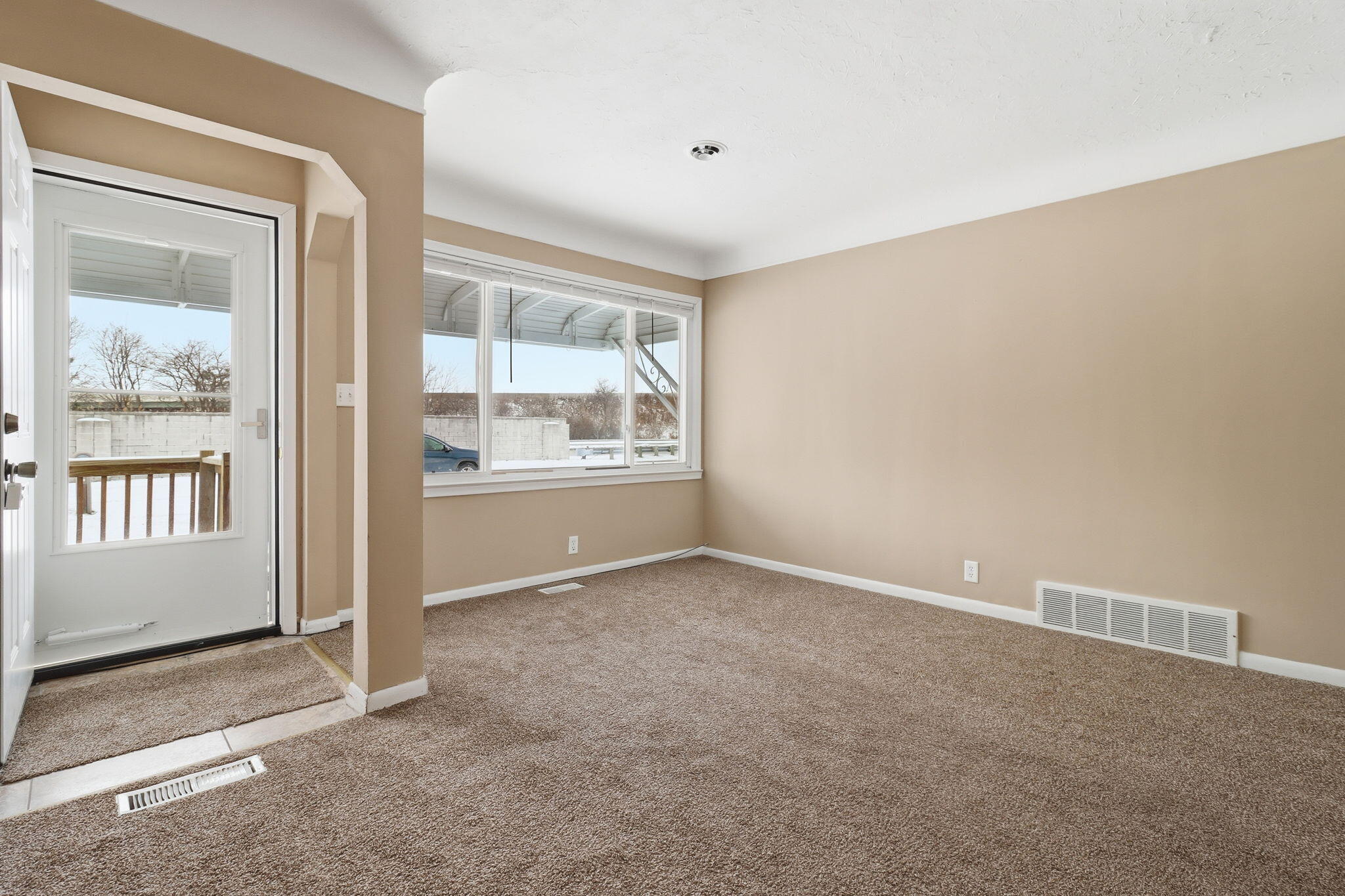 13747 Humphrey Street Southgate, MI 48195 - Photo 5 of 34 5-web-or-mls-IMG_7733 Xavier Bennett