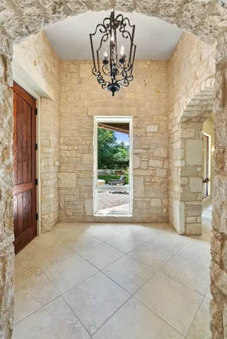 a view of entryway with a front door