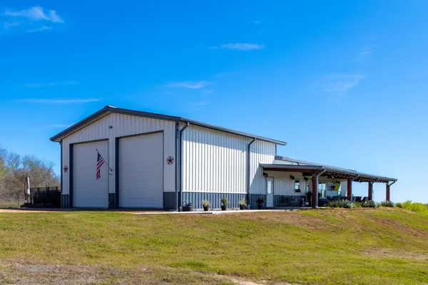$849,000 | 7047 Falke-Heinrich Road, Schulenburg, TX 78956