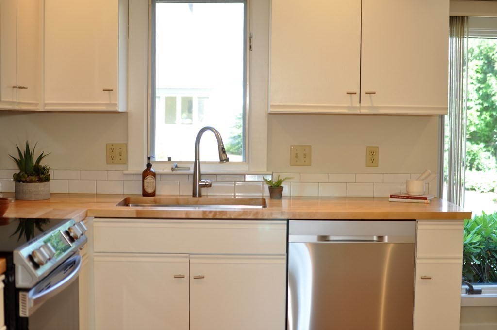 56 Potter Pond, Unit 56 Lexington, MA 02421 - Photo 9 of 42 Gallery Image 9