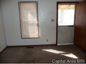 2136 South 10th Street Springfield, IL 62703 - Photo 3 of 10