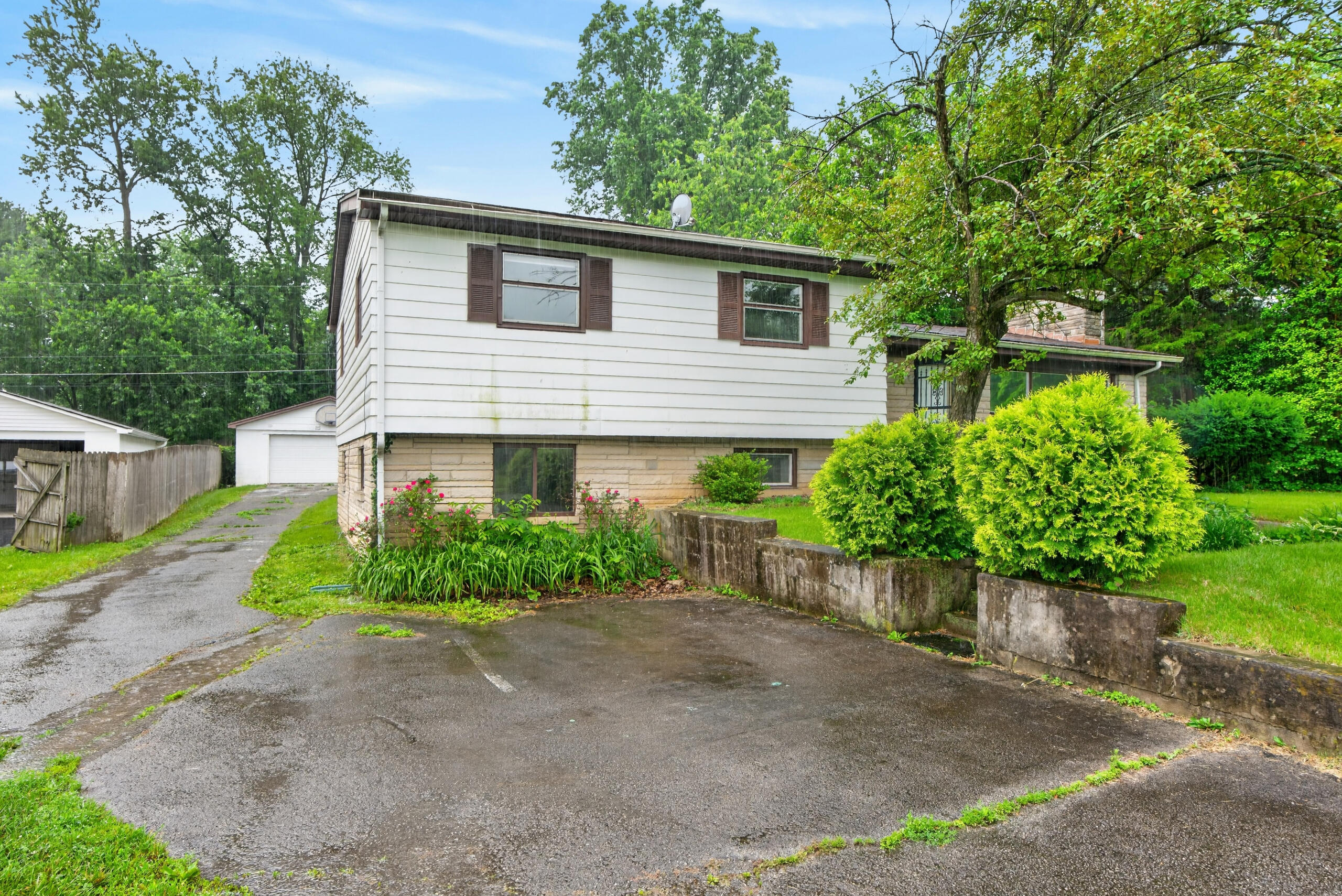 1804 Ranier Drive Lexington, KY 40505 - Photo 3 of 32 1804ranier03