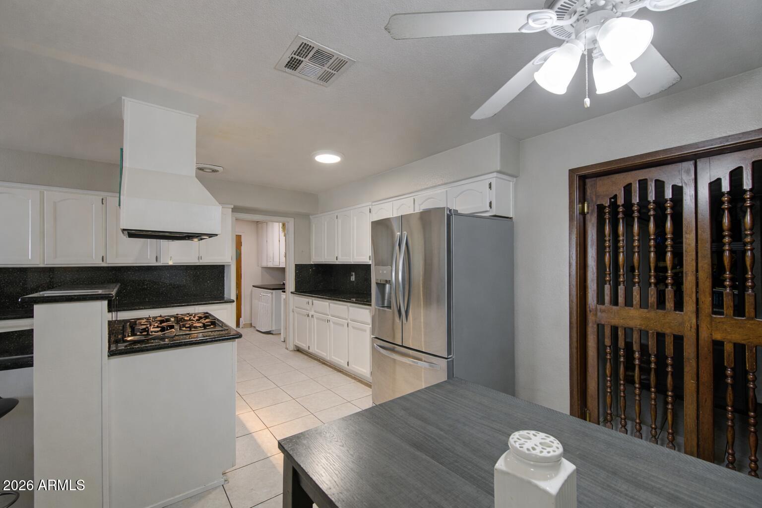 3107 West Montebello Avenue Phoenix, AZ 85017 - Photo 13 of 34 Kitchen