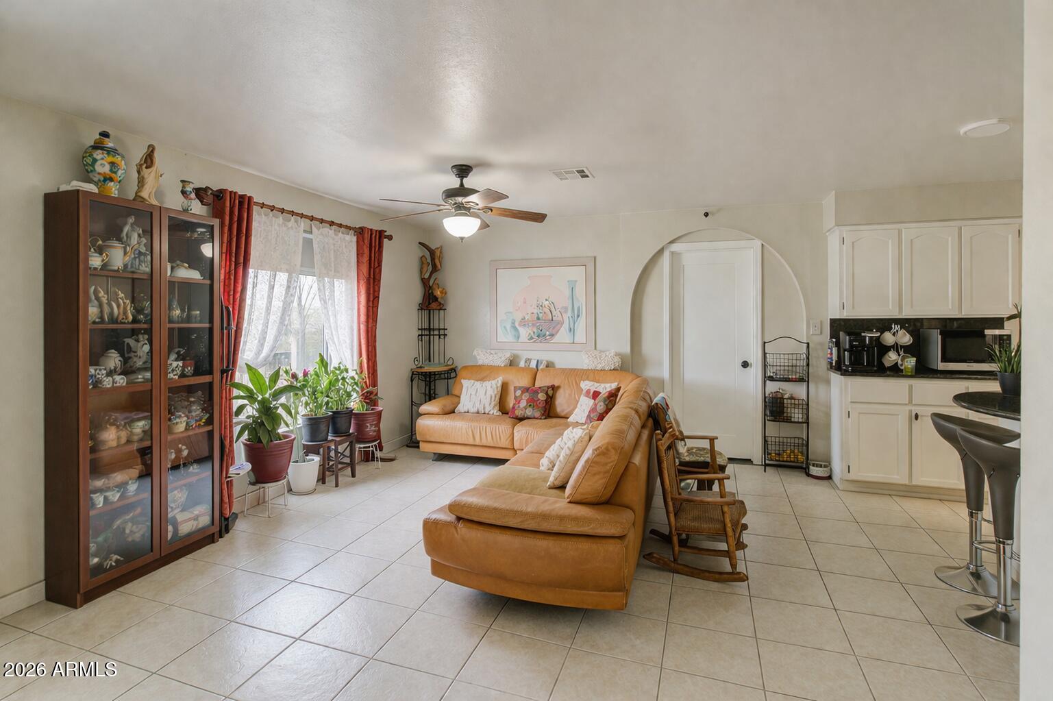 3107 West Montebello Avenue Phoenix, AZ 85017 - Photo 6 of 34 Livingroom