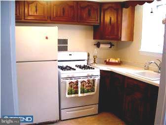 216 Midland Road Springfield, PA 19064 - Photo 5 of 10 Kitchen