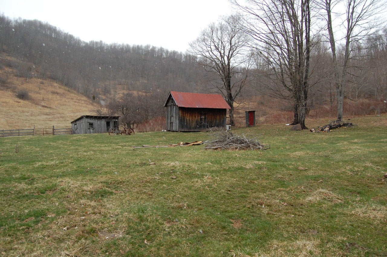 325 Sassafras Road Alderson, WV 24910 - Photo 2 of 21 Gallery Image 2