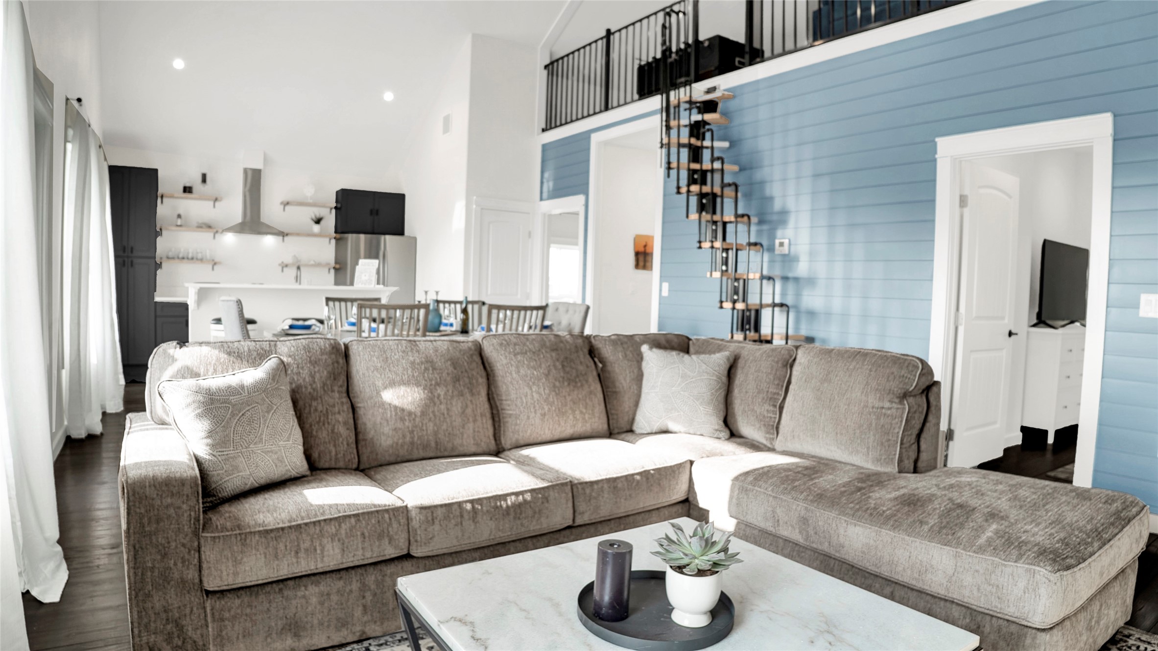 1064 Sunset Circle East Crystal Beach, TX 77650 - Photo 11 of 50 a living room with furniture and a couch