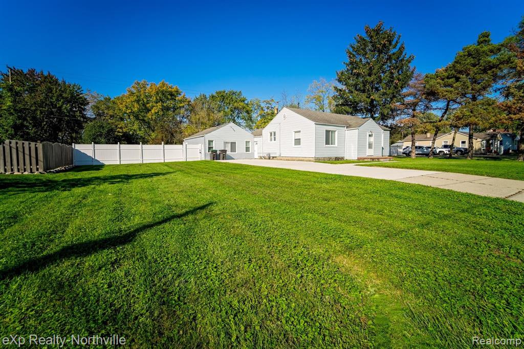 15388 Allen Road Taylor, MI 48180 - Photo 3 of 28