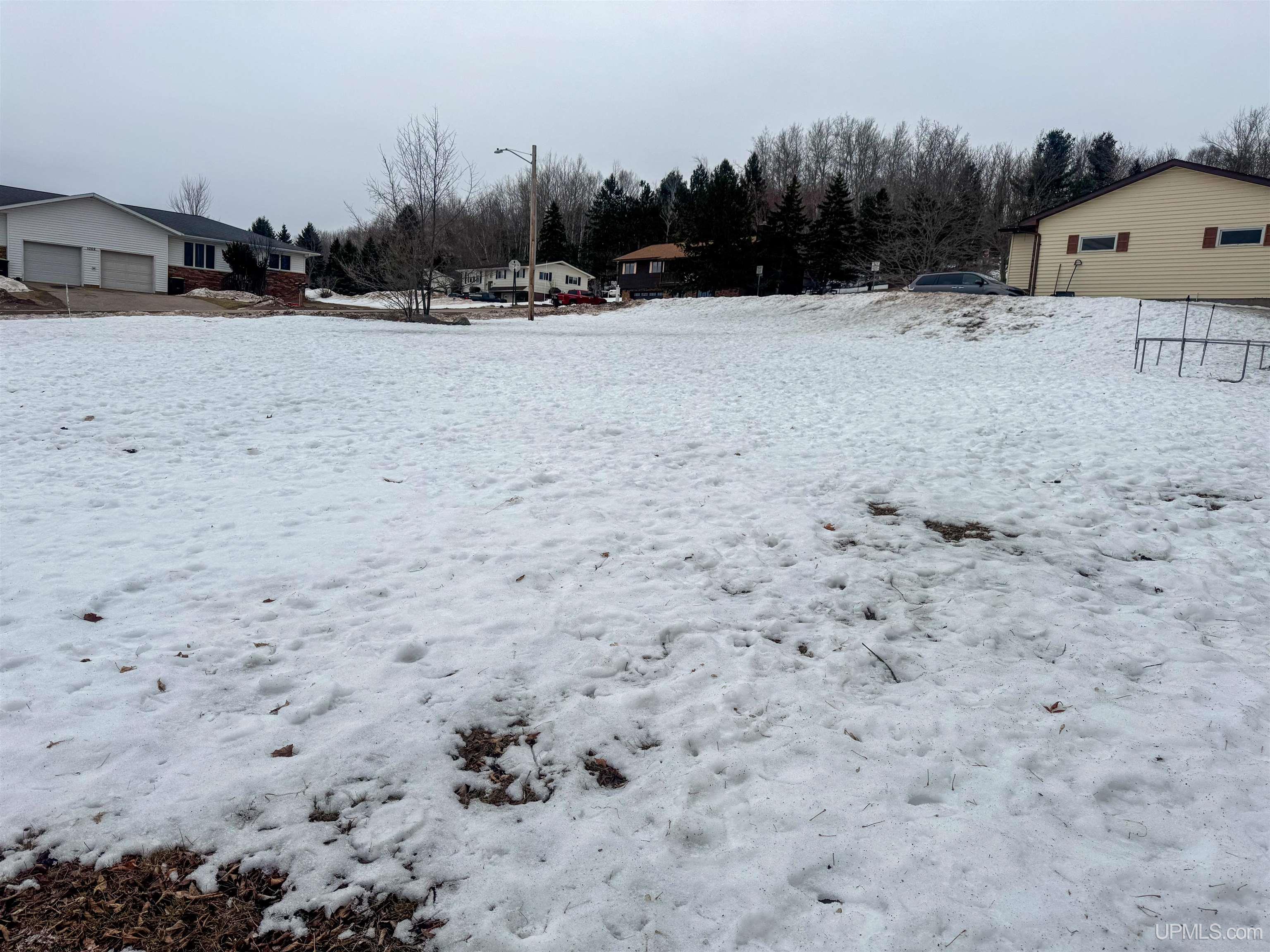 615 Kennedy Road Iron Mountain, MI 49801 - Photo 2 of 4