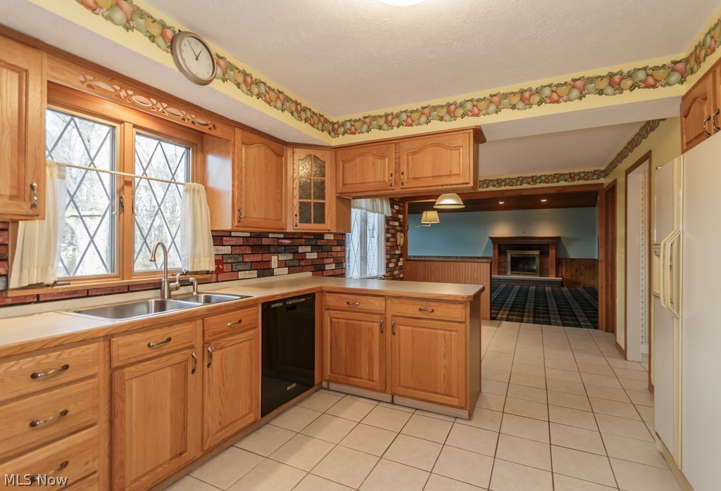 36111 Ridge Road Willoughby, OH 44094 - Photo 5 of 28 Gallery Image 5