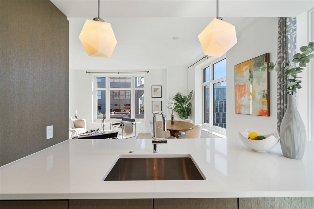 100 Lovejoy Wharf, Unit PH 1B Boston, MA 02114 - Photo 11 of 41