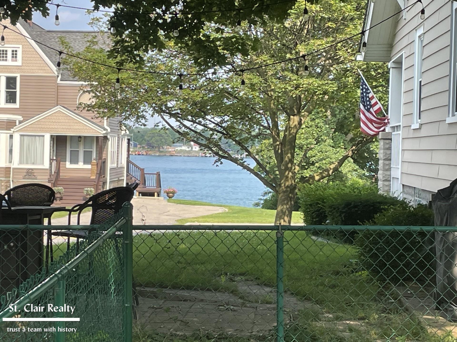 1337 South Riverside Avenue St. Clair, MI 48079 - Photo 2 of 21 50116460-1.JPG