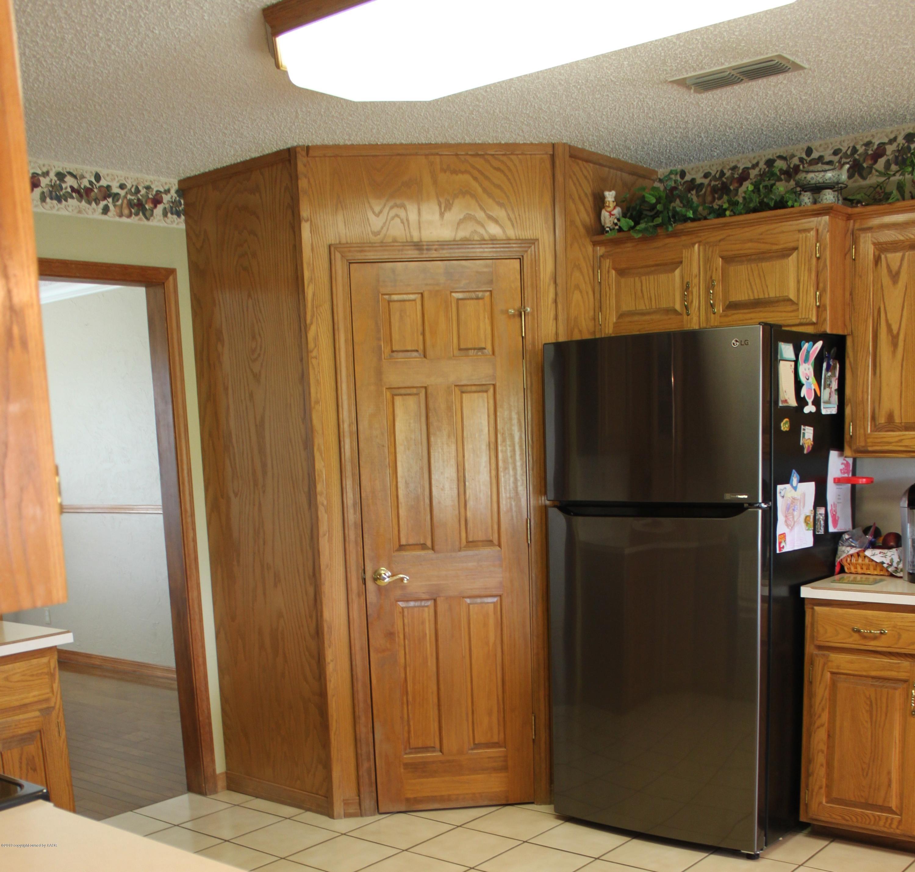 675 Sunset Road Fritch, TX 79036 - Photo 21 of 61 Kitchen_5