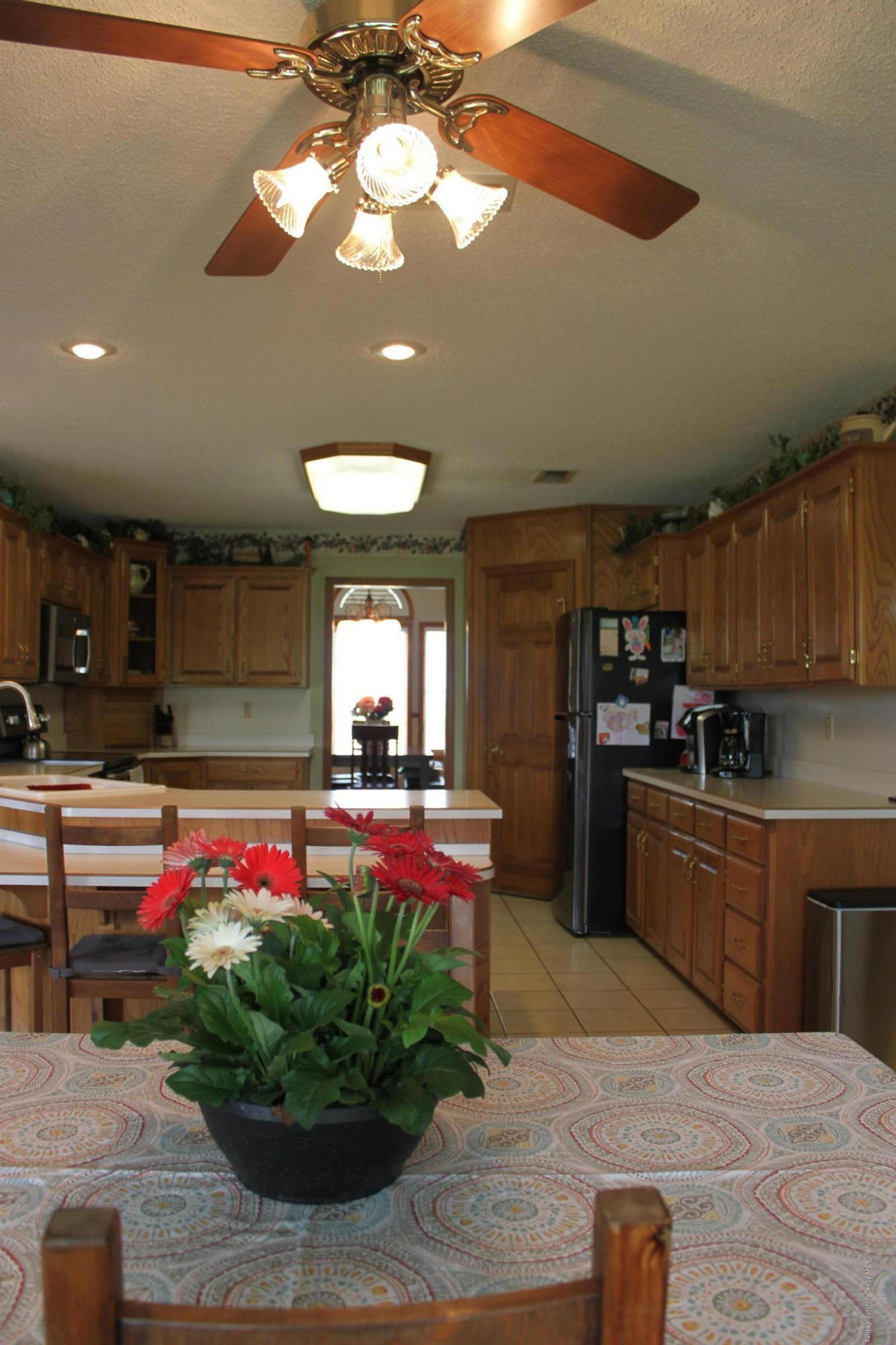 675 Sunset Road Fritch, TX 79036 - Photo 23 of 61 Breakfast Area_View through to Dining Ro