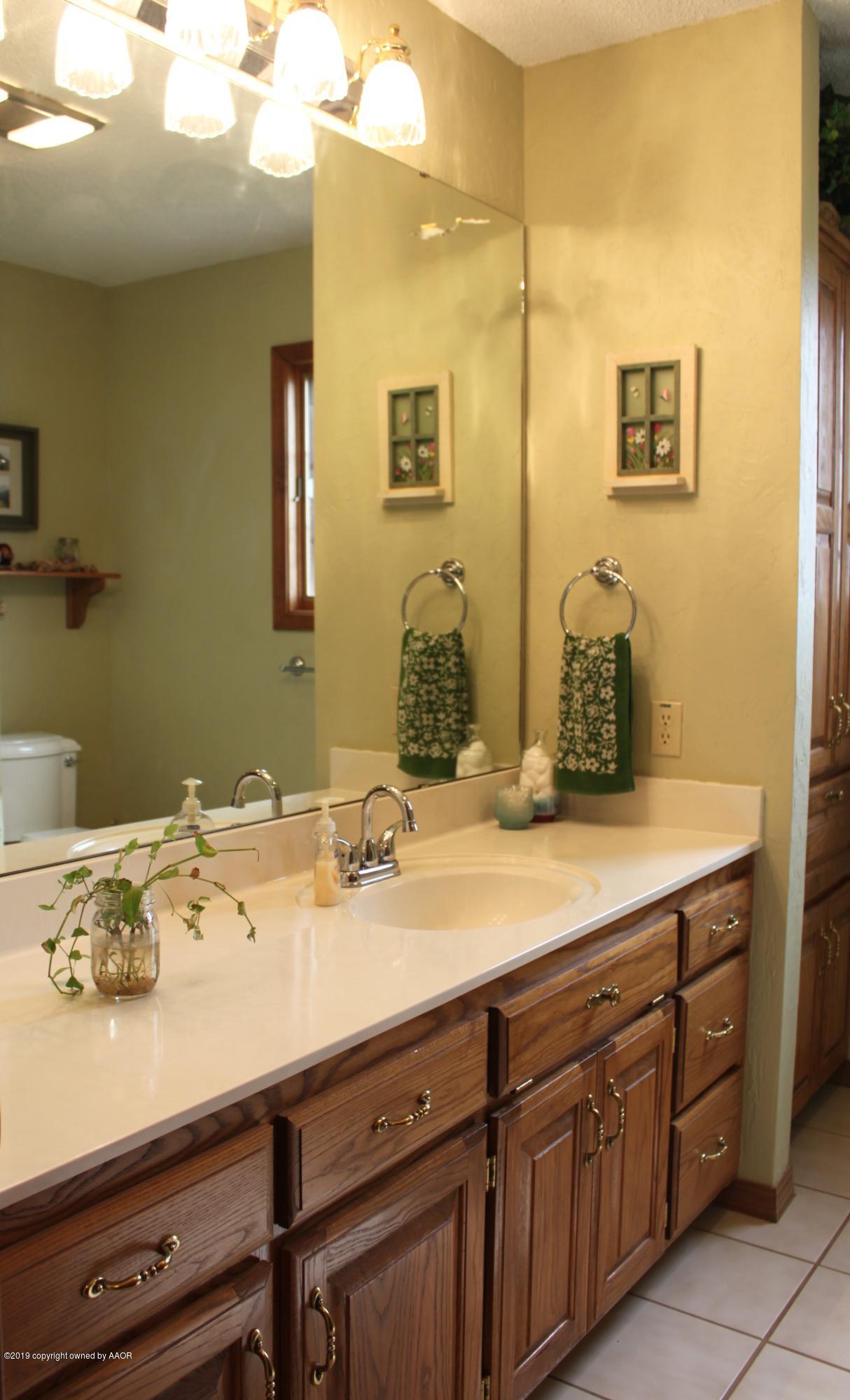 675 Sunset Road Fritch, TX 79036 - Photo 42 of 61 Main Bath_Vanity
