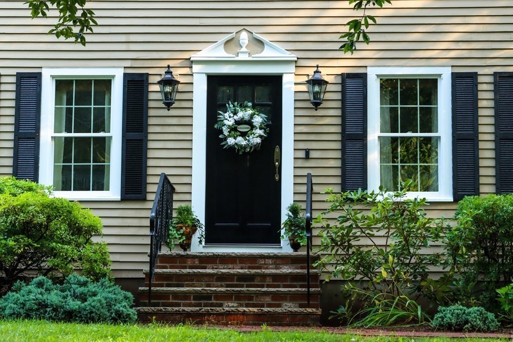 57 Gregory Island Road Hamilton, MA 01982 - Photo 2 of 39 Gallery Image 2
