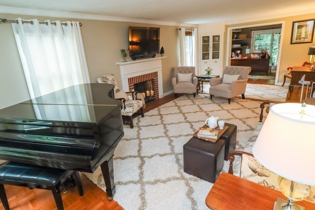 57 Gregory Island Road Hamilton, MA 01982 - Photo 4 of 39 Gallery Image 4