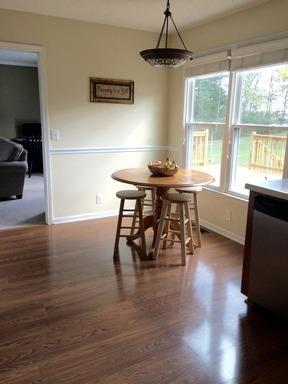 400 Martin Road Clarksville, TN 37042 - Photo 5 of 18 Great area in the eat in with lots of light.