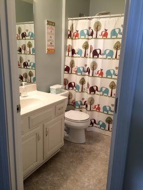 400 Martin Road Clarksville, TN 37042 - Photo 10 of 18 Upstairs main full bathroom