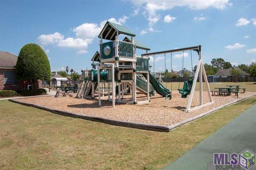 10409 Springtree Avenue Baton Rouge, LA 70810 - Photo 16 of 20 Neighborhood playground
