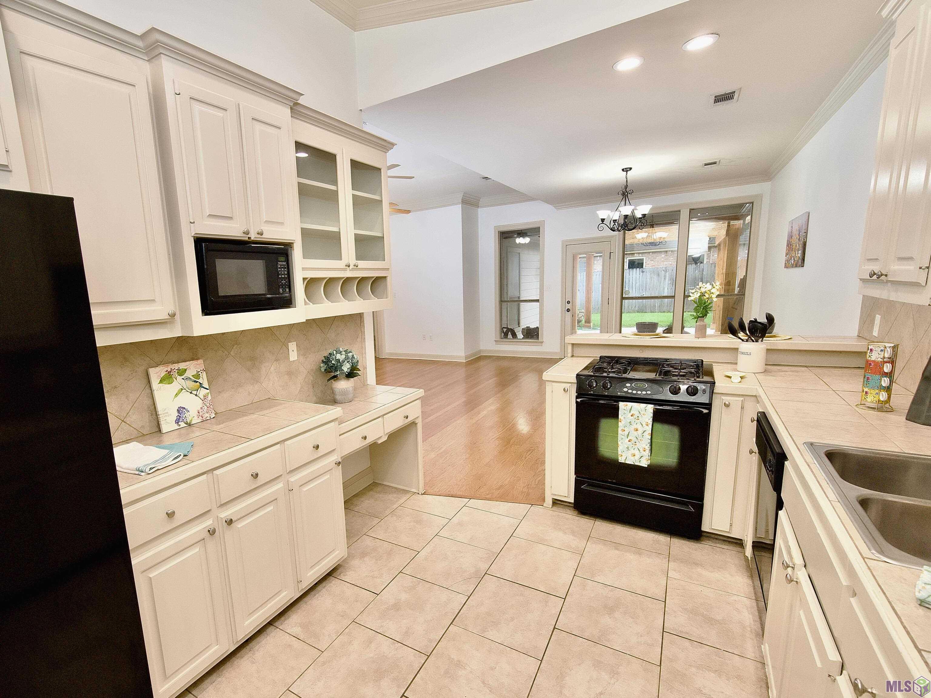 10409 Springtree Avenue Baton Rouge, LA 70810 - Photo 7 of 20 Gallery Image 7