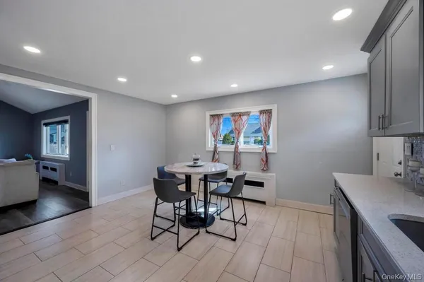 $639,999 | 221 Cedar Court, Copiague, NY 11726