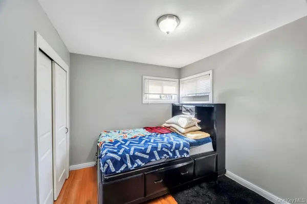 $639,999 | 221 Cedar Court, Copiague, NY 11726