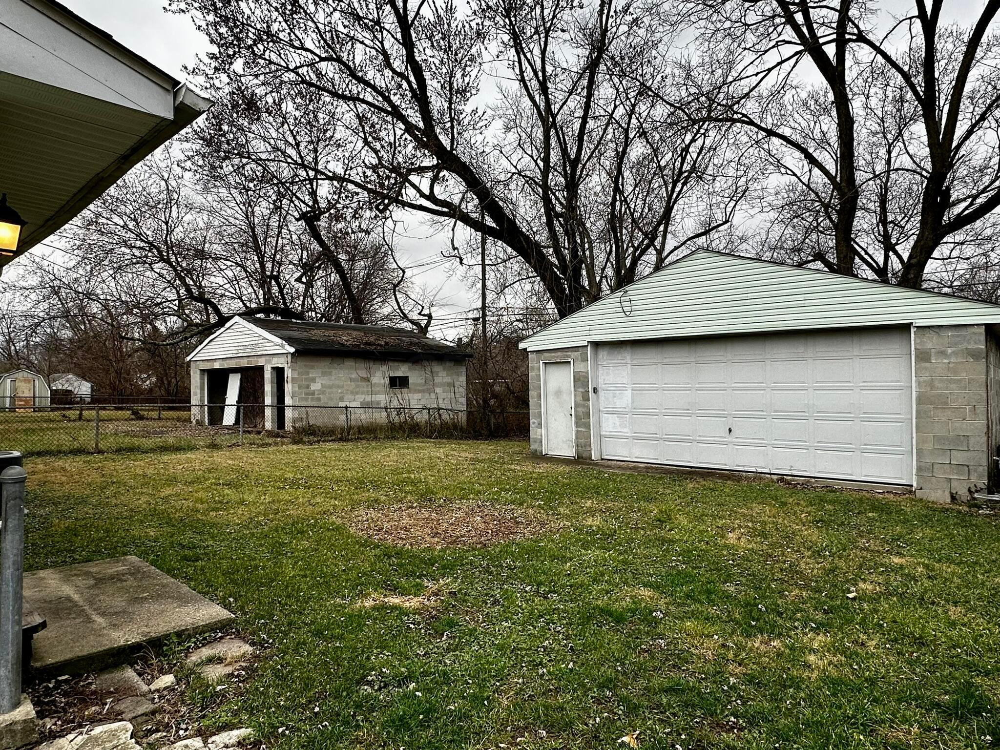 1899 Dunning Road Columbus, OH 43219 - Photo 2 of 24 IMG_6805