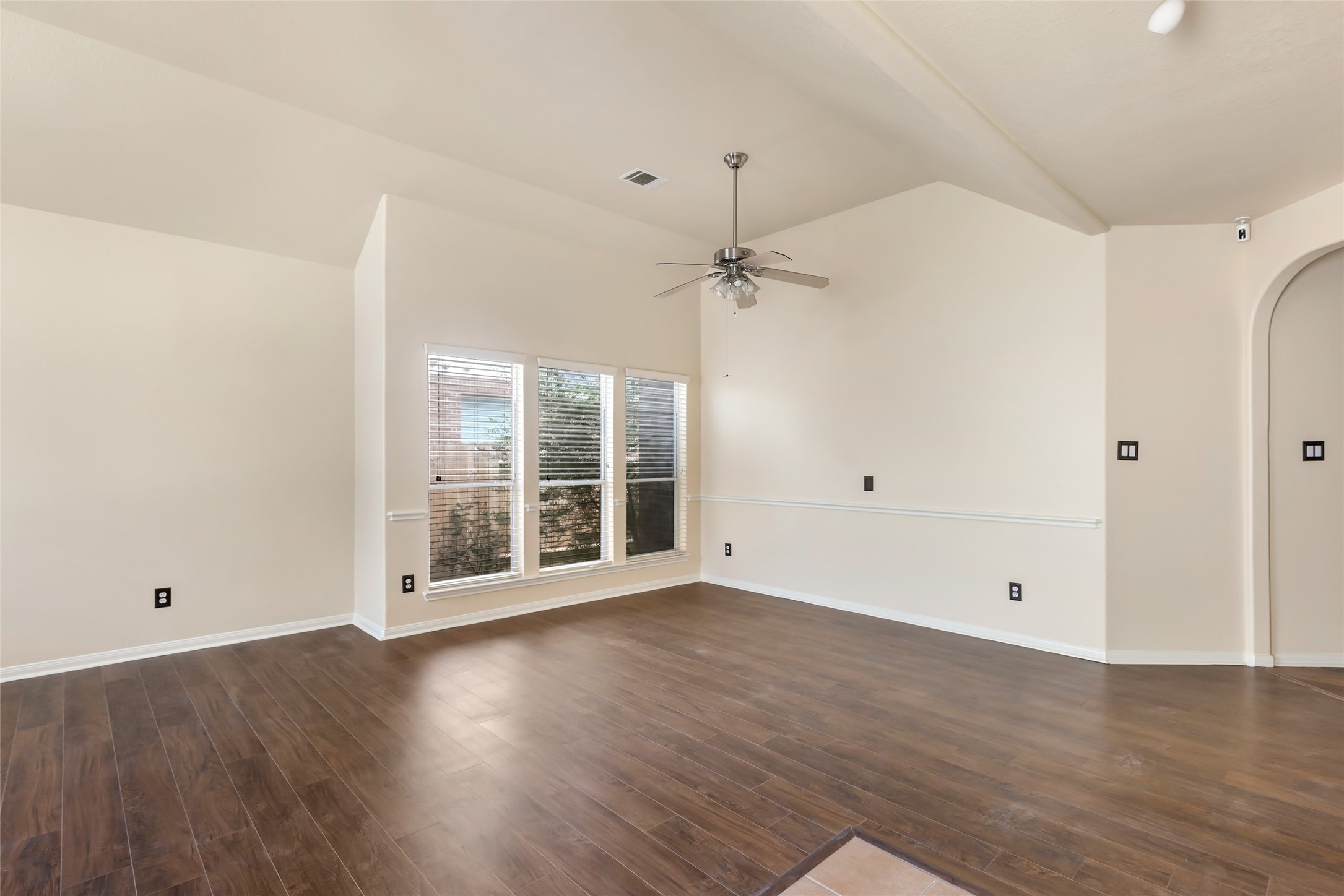 24706 East Burnaby Circle Spring, TX 77373 - Photo 9 of 34 Gallery Image 9