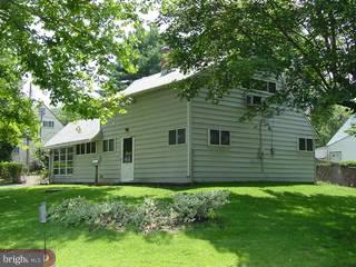 69 Inwood Road Levittown, PA 19057 - Photo 1 of 6 Gallery Image 1