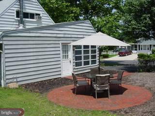 69 Inwood Road Levittown, PA 19057 - Photo 3 of 6 Gallery Image 3