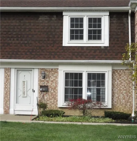 $209,900 | 105 Carriage Drive, Unit 7, Orchard Park, NY 14127