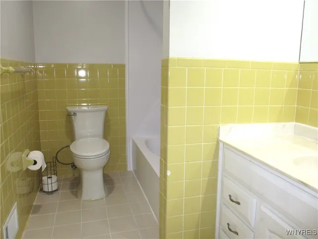 $209,900 | 105 Carriage Drive, Unit 7, Orchard Park, NY 14127