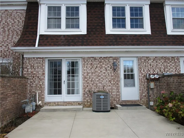 $209,900 | 105 Carriage Drive, Unit 7, Orchard Park, NY 14127