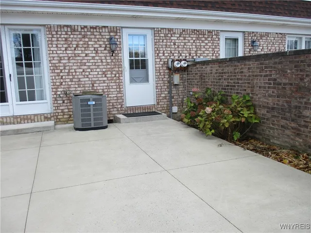 $209,900 | 105 Carriage Drive, Unit 7, Orchard Park, NY 14127