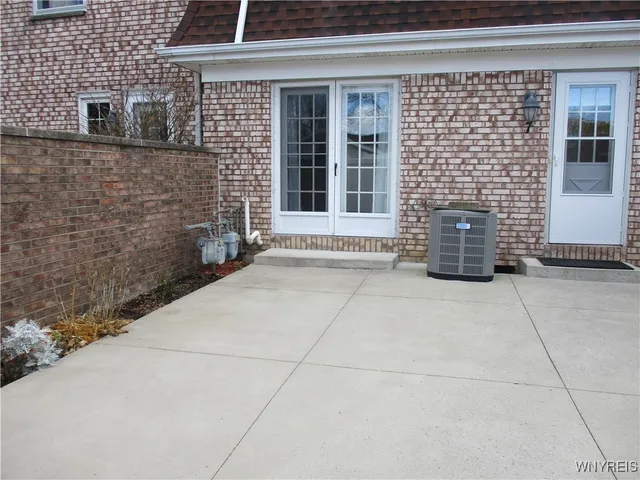 $209,900 | 105 Carriage Drive, Unit 7, Orchard Park, NY 14127