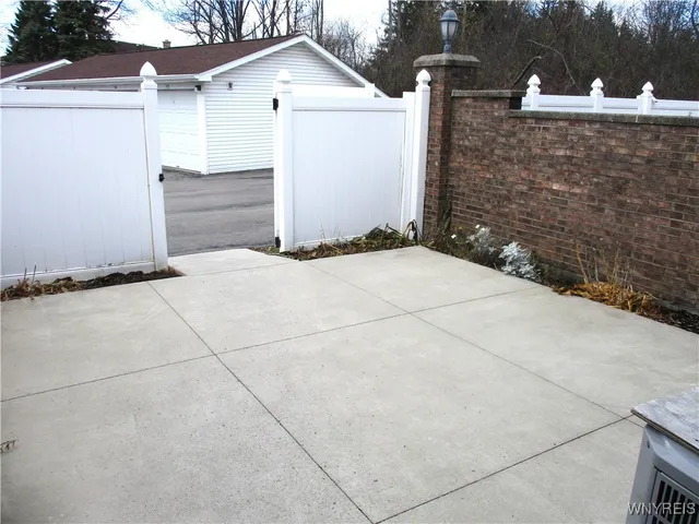 $209,900 | 105 Carriage Drive, Unit 7, Orchard Park, NY 14127