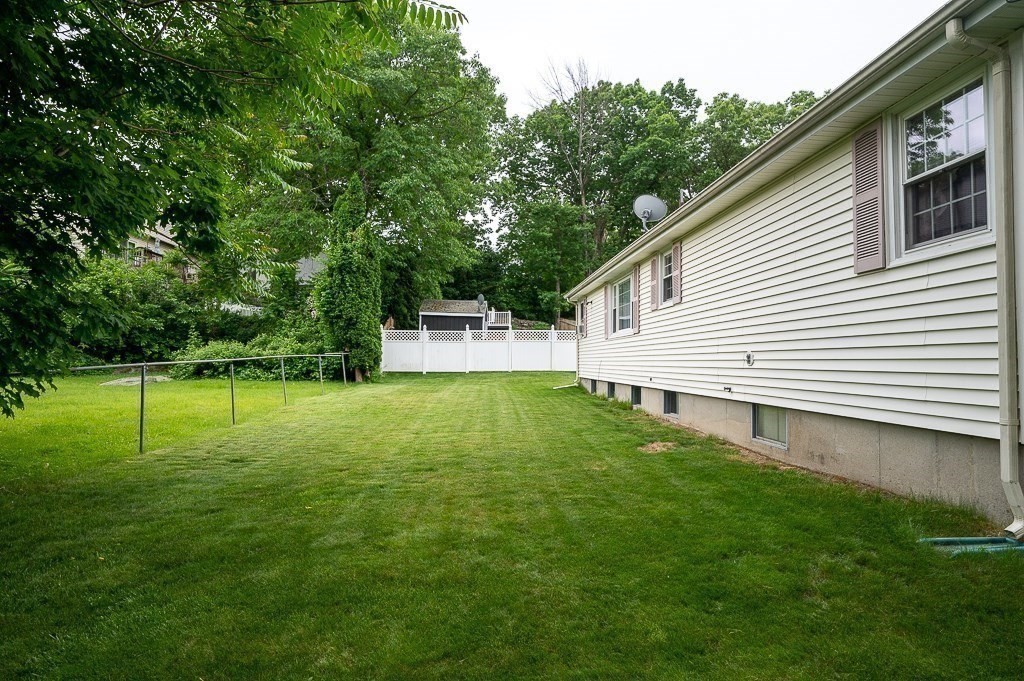 83 Middlesex Avenue Worcester, MA 01604 - Photo 6 of 17