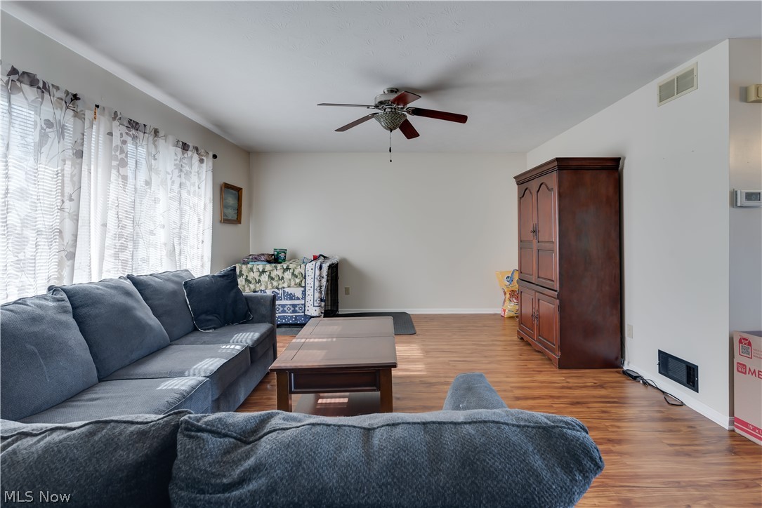 10987 Lair Road Northeast Alliance, OH 44601 - Photo 3 of 27 Gallery Image 3
