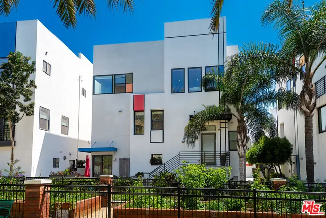 $2,149,000 | 12936 Discovery Creek, Los Angeles, CA 90094