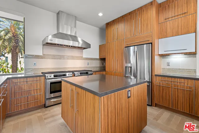 $2,149,000 | 12936 Discovery Creek, Los Angeles, CA 90094