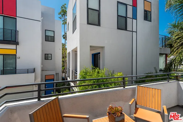 $2,149,000 | 12936 Discovery Creek, Los Angeles, CA 90094