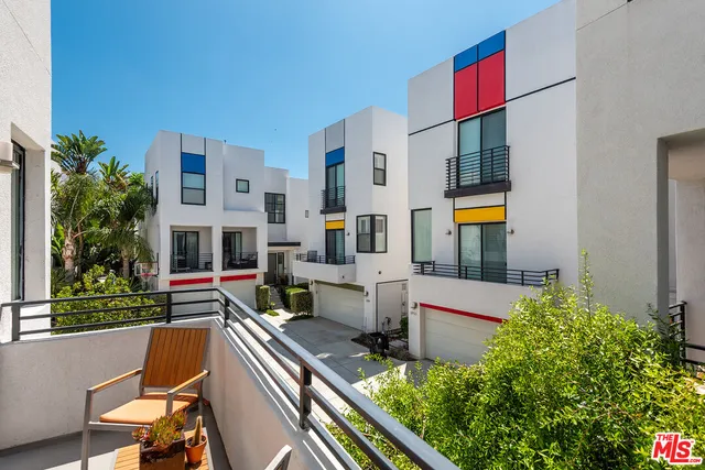 $2,149,000 | 12936 Discovery Creek, Los Angeles, CA 90094