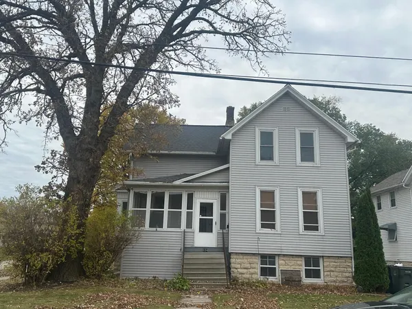 $265,900 | 124 East Merrill Avenue, Fond du Lac, WI 54935