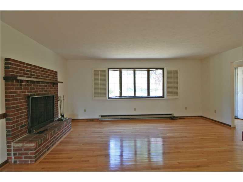 161 Deerfield Road Washington, PA 15301 - Photo 7 of 25 Living Room. The planation blinds can be opened to enjoy the sunlight!