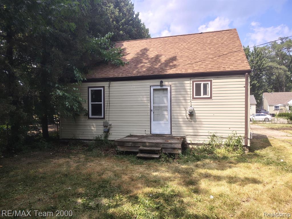 20890 Ridgemont Road Harper Woods, MI 48225 - Photo 19 of 19 Gallery Image 19